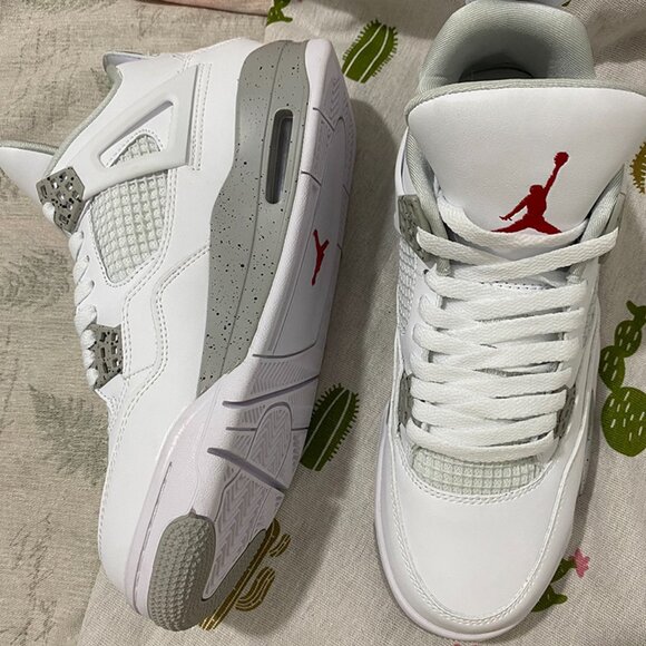 NFL Air Jordan 4 White Sneakers - Picture 5 of 8